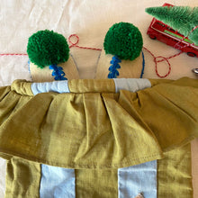 Load image into Gallery viewer, Clown Pom Pom Slippers