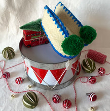 Load image into Gallery viewer, Clown Pom Pom Slippers