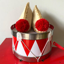 Load image into Gallery viewer, Clown Pom Pom Slippers