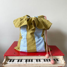 Load image into Gallery viewer, Clown Conker