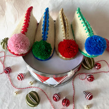 Load image into Gallery viewer, Clown Pom Pom Slippers