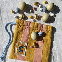 Load image into Gallery viewer, Conker Bag
